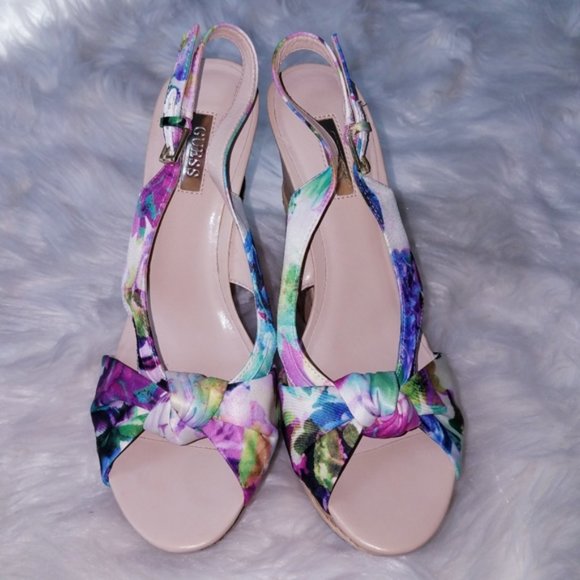 NWOT Guess Floral Platform Wedges - Picture 4 of 6
